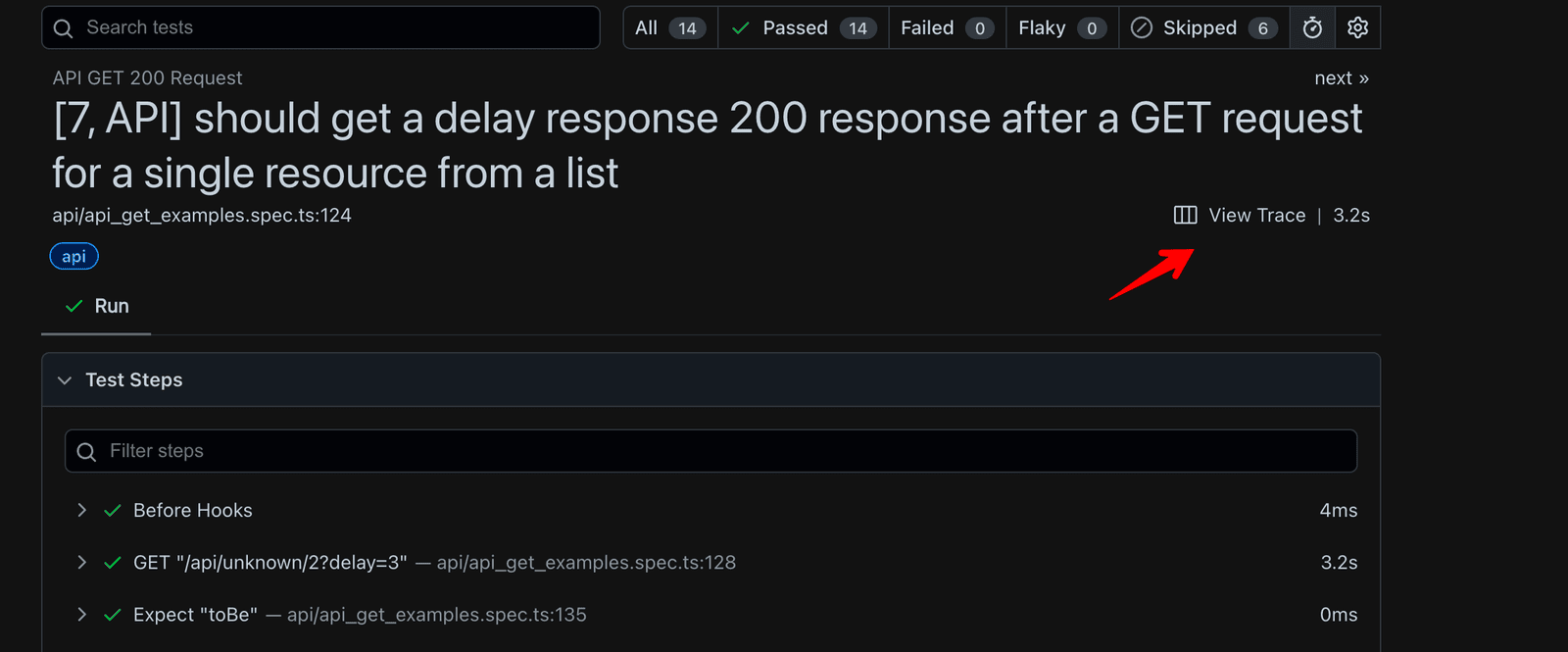 Reporte HTML de Playwright con el icono para abrir la traza de un test fallido.